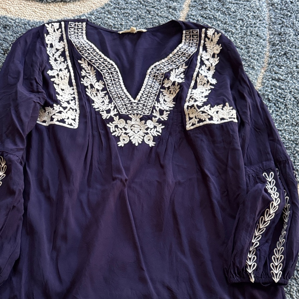 Like New!! Chic Navy Women's Blouse with White Embroidery by Solitaire